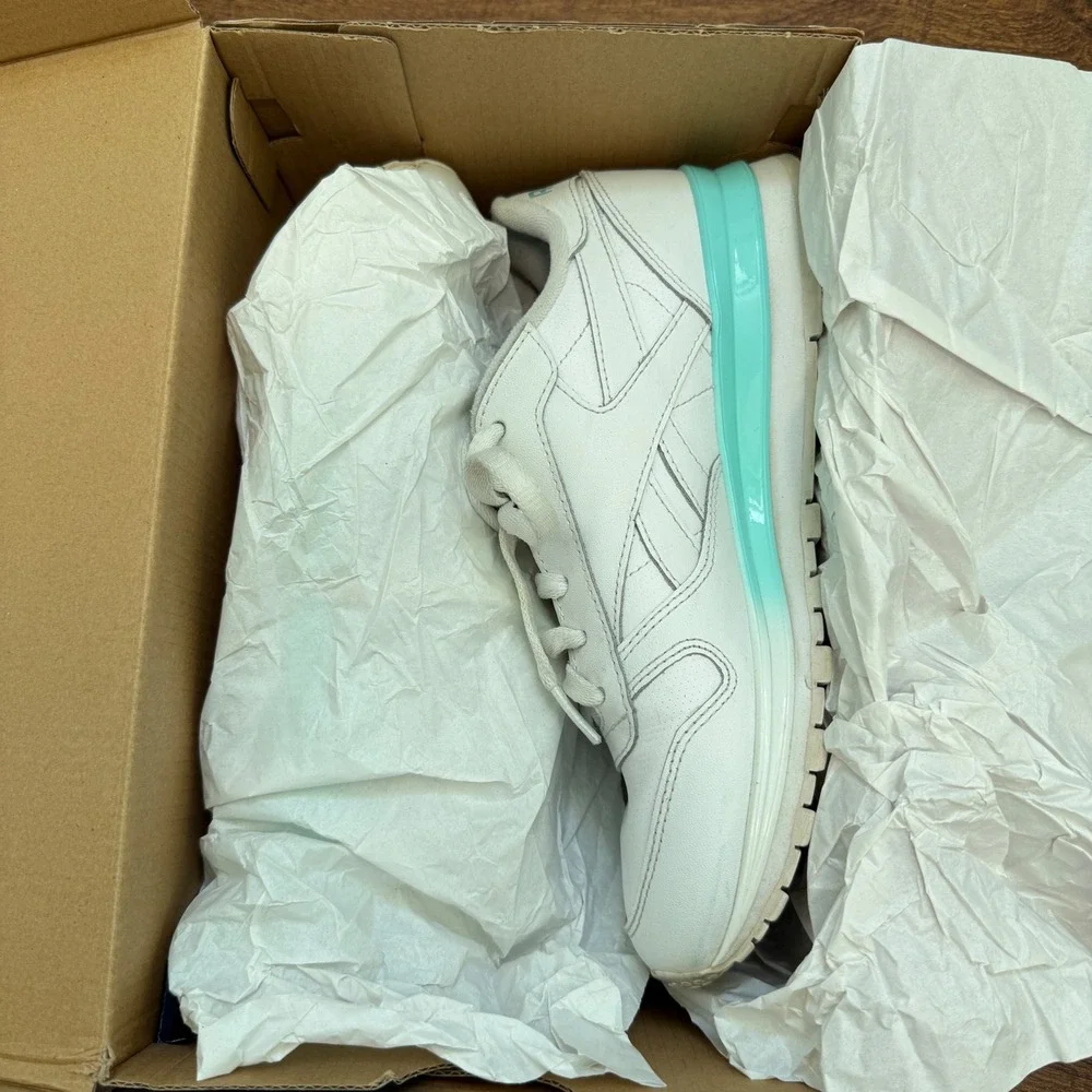 Reebok Classic Leather MU Women 7.5 White Teal Gradient Sneakers GZ5648